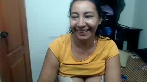 Snapshot of siblley chatting on February 6, 3:59 am sara online show from February 6, 3:59 am