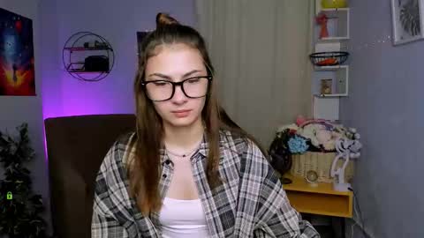 silicia online show from February 3, 1:49 pm