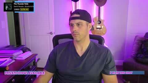 Snapshot of sidesnack chatting on October 23, 3:44 pm SideSnack online show from October 23, 3:44 pm