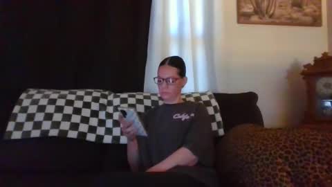 Snapshot of sidneyraee chatting on March 9, 4:22 pm Mrs. St. Patrickk online show from March 9, 4:22 pm