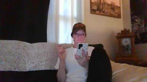 Snapshot of sidneyraee chatting on April 8, 4:40 pm Mrs. St. Patrickk online show from April 8, 4:40 pm