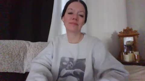 Snapshot of sidneyraee chatting on April 19, 2:38 pm Mrs. St. Patrickk online show from April 19, 2:38 pm