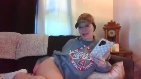 Snapshot of sidneyraee chatting on May 4, 5:42 pm Mrs. St. Patrickk online show from May 4, 5:42 pm