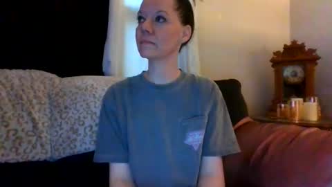 Snapshot of sidneyraee chatting on June 6, 12:38 am Mrs. St. Patrickk online show from June 6, 12:38 am