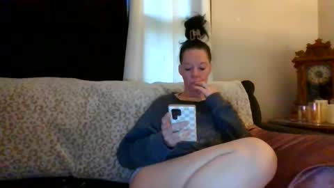 Snapshot of sidneyraee chatting on June 8, 1:44 pm Mrs. St. Patrickk online show from June 8, 1:44 pm