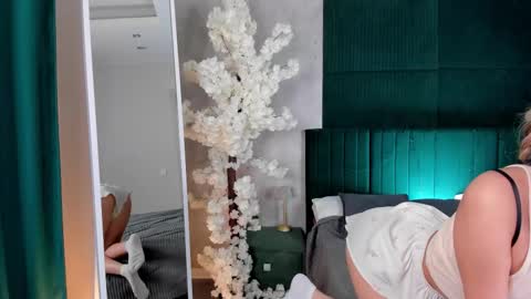 Snapshot of sidny_beth chatting on March 16, 9:13 am Sidny online show from March 16, 9:13 am