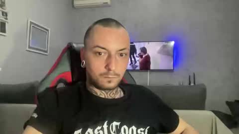 sidvicious23cm online show from February 5, 9:52 pm