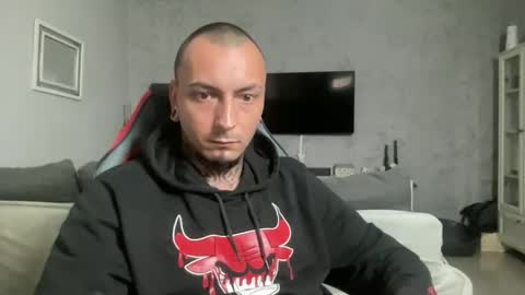 sidvicious23cm online show from March 17, 5:27 pm