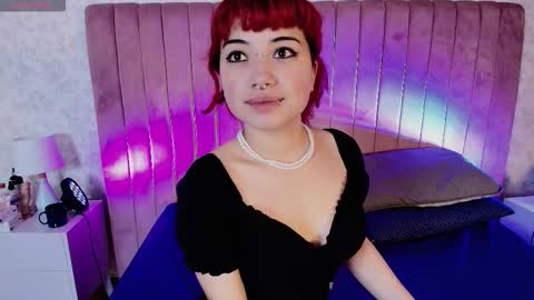 Snapshot of sienna_desiree chatting on December 15, 11:36 am Sienna Desieree online show from December 15, 11:36 am