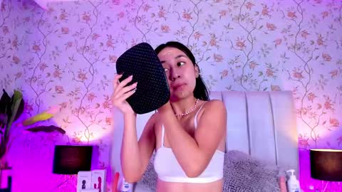 Camila Vargas online show from February 13, 12:11 pm