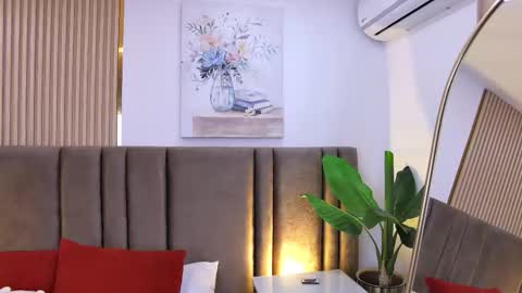 Camila Vargas online show from October 21, 12:17 pm