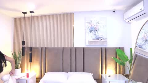 Camila Vargas online show from October 25, 12:02 pm