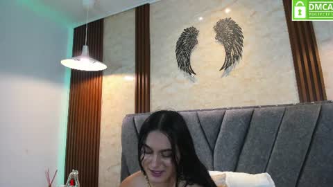 Snapshot of sienna_lu chatting on June 14, 2:24 am Sienna online show from June 14, 2:24 am