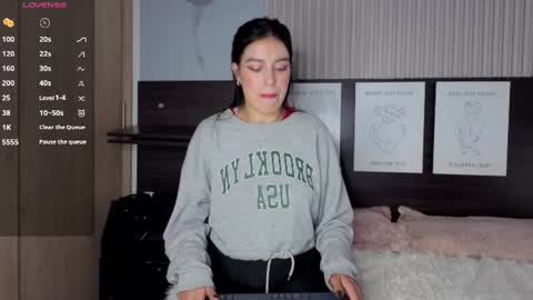 Snapshot of sienna_rose_ chatting on July 1, 6:40 pm sienna_rose_ online show from July 1, 6:40 pm