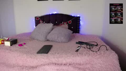 Sienna online show from February 13, 12:01 pm