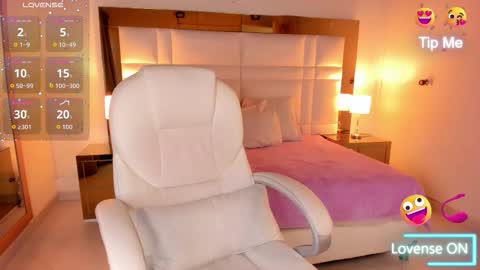 Sienna  online show from October 13, 11:32 am