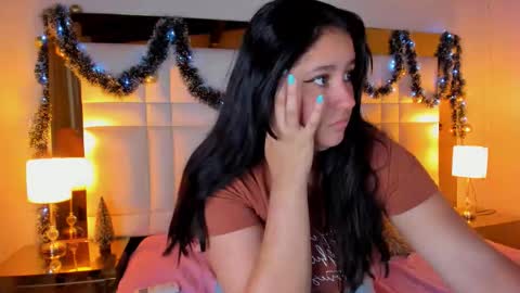 Sienna  online show from December 2, 12:10 pm