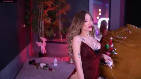 Sienna online show from December 19, 7:10 pm