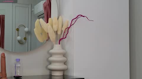 Snapshot of siennapierce chatting on October 20, 4:13 am Sienna online show from October 20, 4:13 am