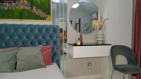 Sienna online show from February 4, 5:24 am