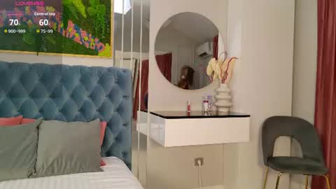 Sienna online show from June 11, 11:41 am