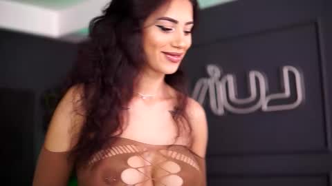 Sienna online show from October 19, 9:54 am