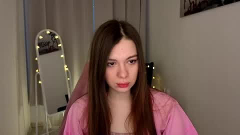 siennasayss online show from March 24, 5:23 am