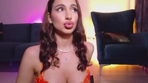 Snapshot of siennastarrr chatting on June 29, 9:15 pm Sienna online show from June 29, 9:15 pm