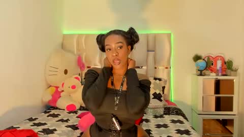 Snapshot of sierra_violet chatting on December 16, 4:34 am sierra_violet online show from December 16, 4:34 am