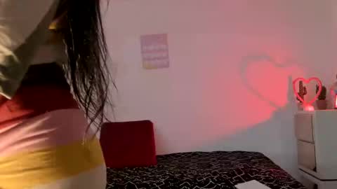 Snapshot of sierra_violet chatting on February 18, 5:42 am sierra_violet online show from February 18, 5:42 am