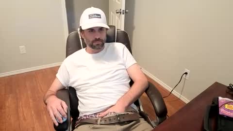 Snapshot of sigmaslayer chatting on September 30, 3:28 pm sigmaslayer online show from September 30, 3:28 pm