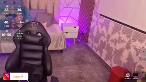 Siiam Tay online show from October 31, 3:29 am