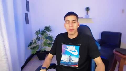 SImon online show from February 3, 3:28 pm