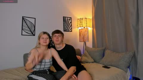 Snapshot of silentorbit chatting on December 5, 5:38 am Jessica and Sam online show from December 5, 5:38 am