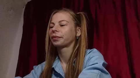 Snapshot of silentpassion567 chatting on March 19, 8:13 pm JULIANA online show from March 19, 8:13 pm