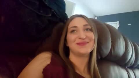 Snapshot of silentsarah chatting on December 15, 8:57 pm SilentSarah online show from December 15, 8:57 pm