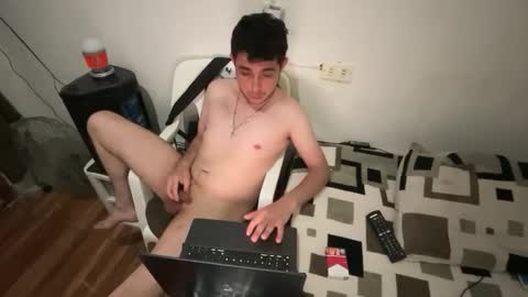 silenxxx25702360 online show from February 21, 6:53 pm