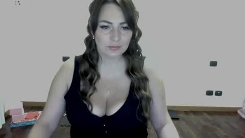 Snapshot of silk_and_dreams_24 chatting on July 29, 3:43 pm Cindy online show from July 29, 3:43 pm