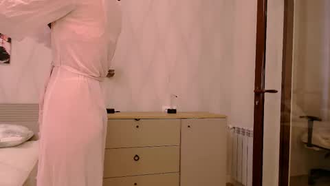 silk_ann online show from November 5, 5:18 am