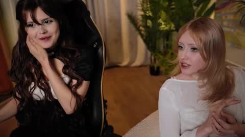 Snapshot of silk_aura chatting on September 15, 7:25 pm silk_aura online show from September 15, 7:25 pm