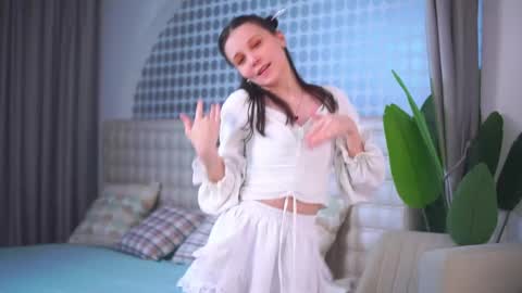 Snapshot of silk_riddle chatting on March 24, 4:56 pm Sofia online show from March 24, 4:56 pm