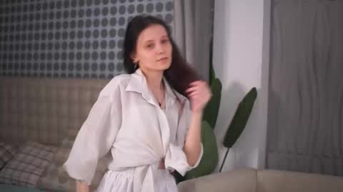 Snapshot of silk_riddle chatting on March 25, 4:35 pm Sofia online show from March 25, 4:35 pm