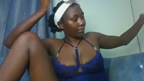 Snapshot of silky_aura chatting on May 31, 7:59 pm Memoo online show from May 31, 7:59 pm