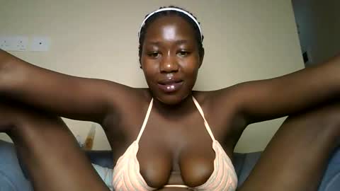 Snapshot of silky_aura chatting on June 3, 8:39 am Memoo online show from June 3, 8:39 am