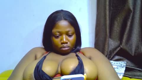 Snapshot of silky_caramel chatting on September 12, 12:33 am Caramel online show from September 12, 12:33 am