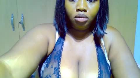 Snapshot of silky_caramel chatting on November 3, 10:05 am Caramel online show from November 3, 10:05 am