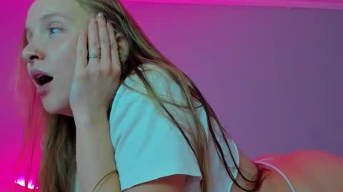 Mila online show from September 30, 8:03 pm