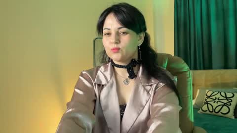 Julia online show from June 5, 2:51 am