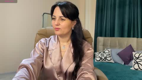 Julia online show from June 13, 2:31 am