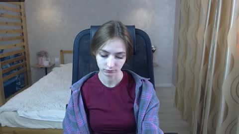 silkymiley online show from September 18, 2:02 am